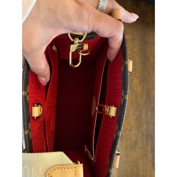 LOUIS VUITTON LV X Yayoi Kusama Monogram Dots Onthego PM Multicolor - Picture 5 of 10